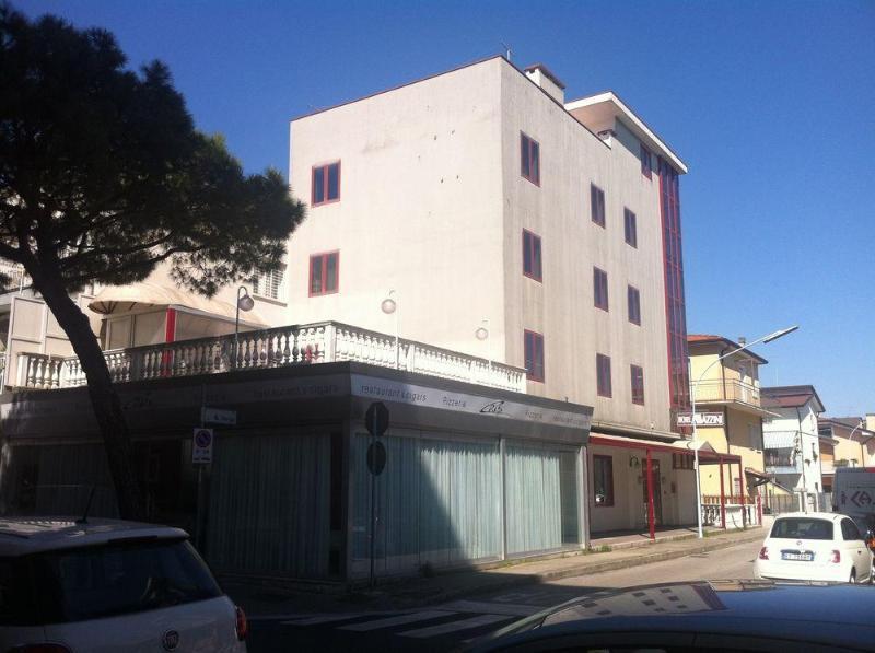 Hotel Mazzini Lido di Jesolo Exterior foto